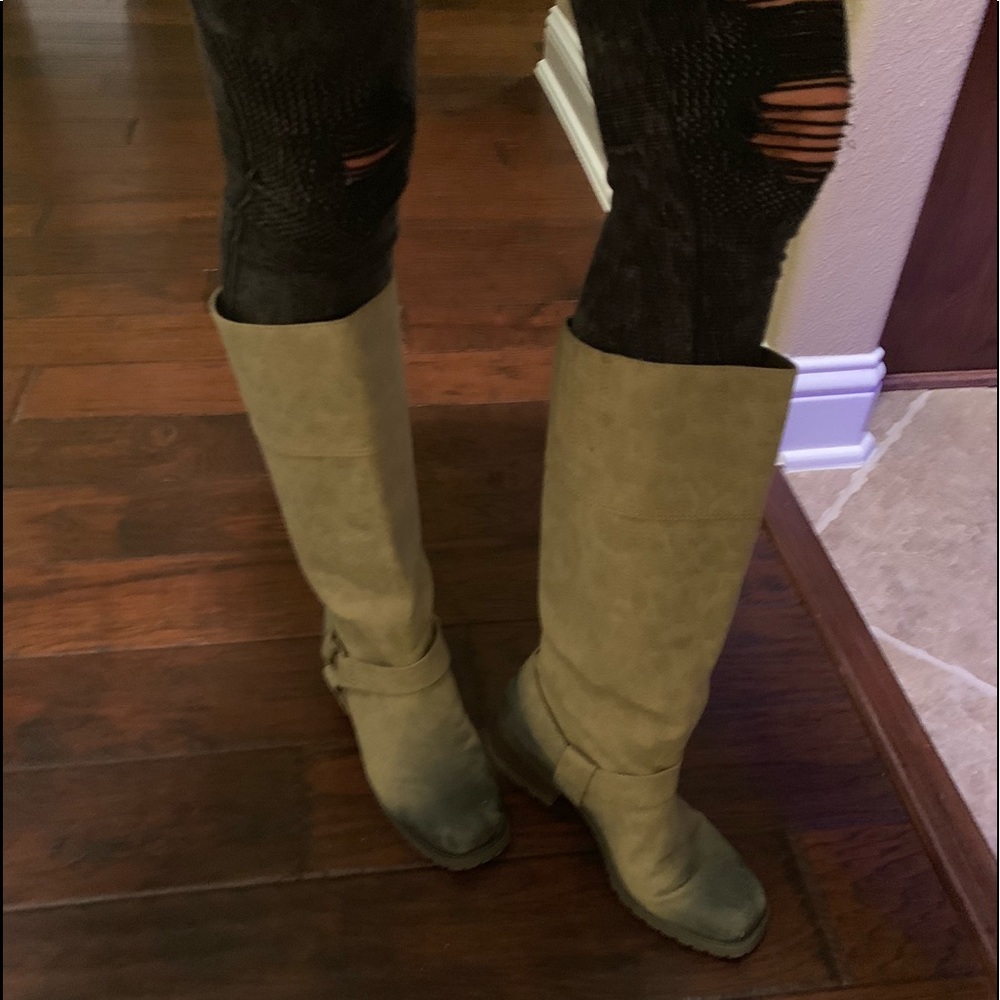 Flat Heeled Boots